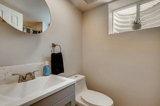 Building Photo - 9875 E 22nd Ave