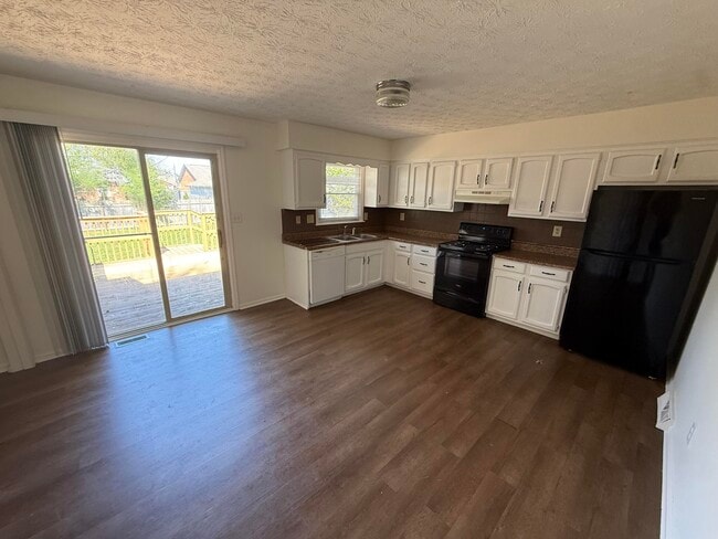 Building Photo - 909 Gregory Way