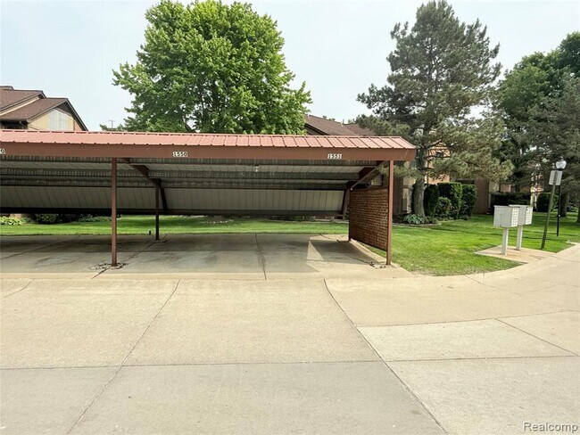 Building Photo - 1550 Meadowside Dr