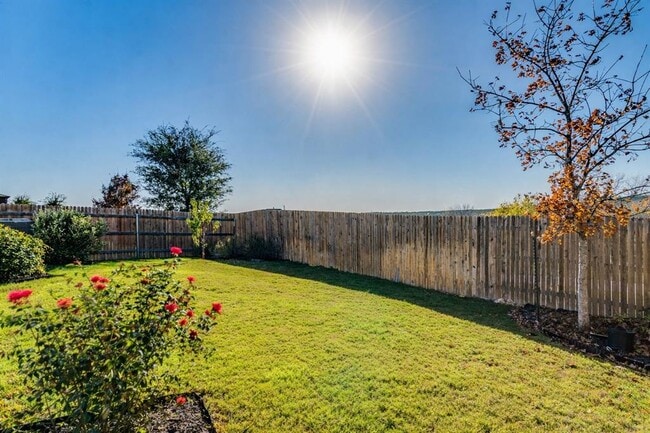 Building Photo - 10932 Defender Trl