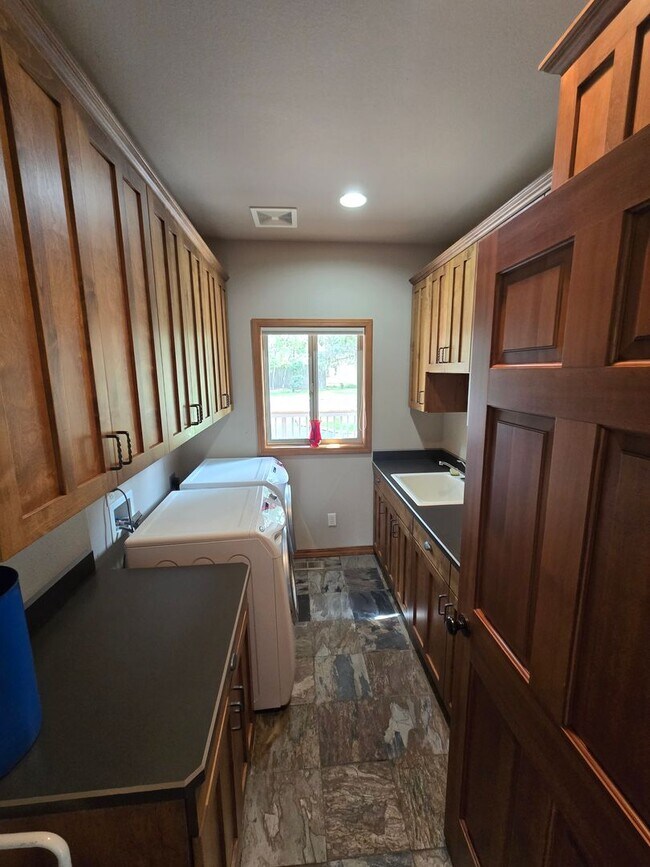 Building Photo - Stunning Views, Executive Home in Equestrian Meadows Redmond