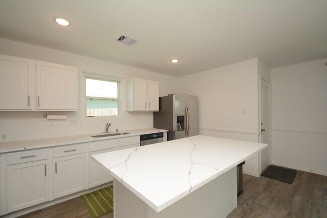 Building Photo - 1982 Rd 5714