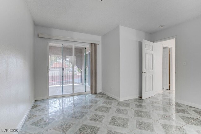 Building Photo - 808 Hedge Way