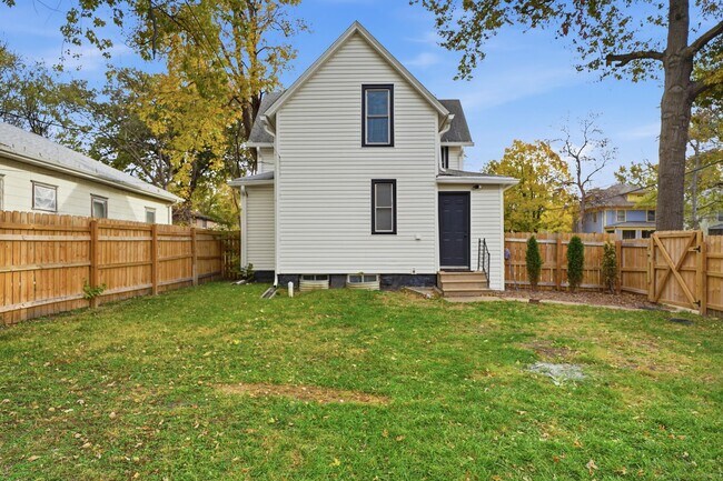 Building Photo - 245 S 28th St