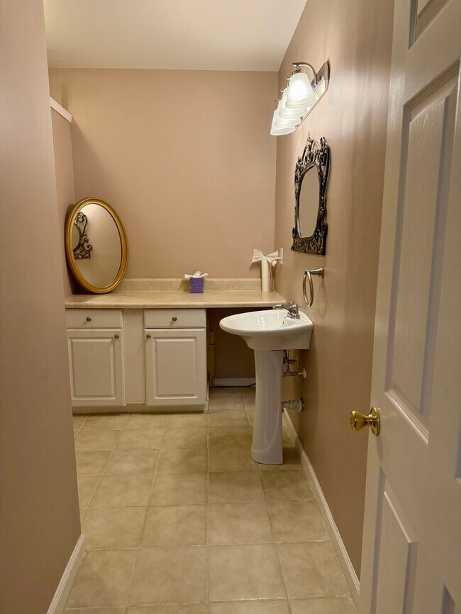 Building Photo - Stunning 5BR Retreat in Gated Village at Telfair