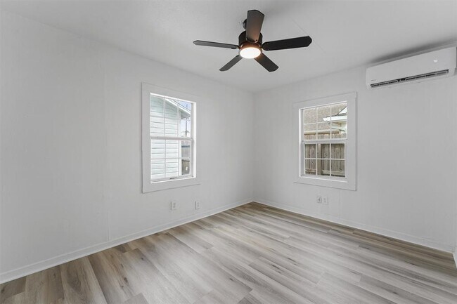 Building Photo - 8516 Spaulding St