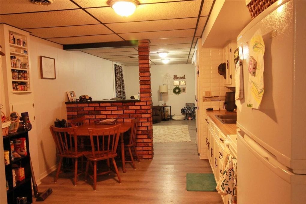 Dining area - 510 W 37th St