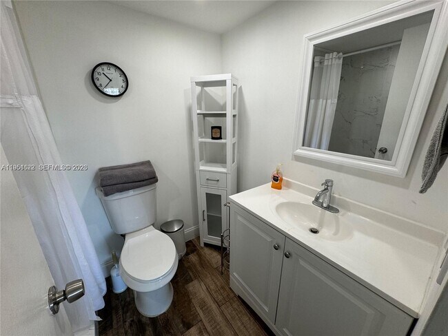 Building Photo - 4350 NW 79th Ave