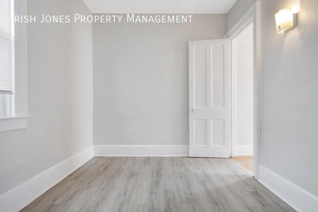 Building Photo - 84 10th St