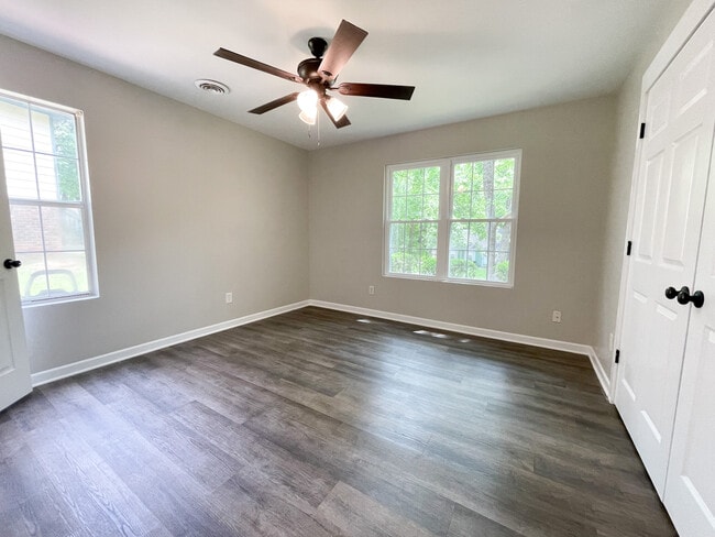 Building Photo - 437 Kingshead Ct