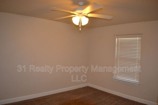 Building Photo - 1220 Randolph Dr