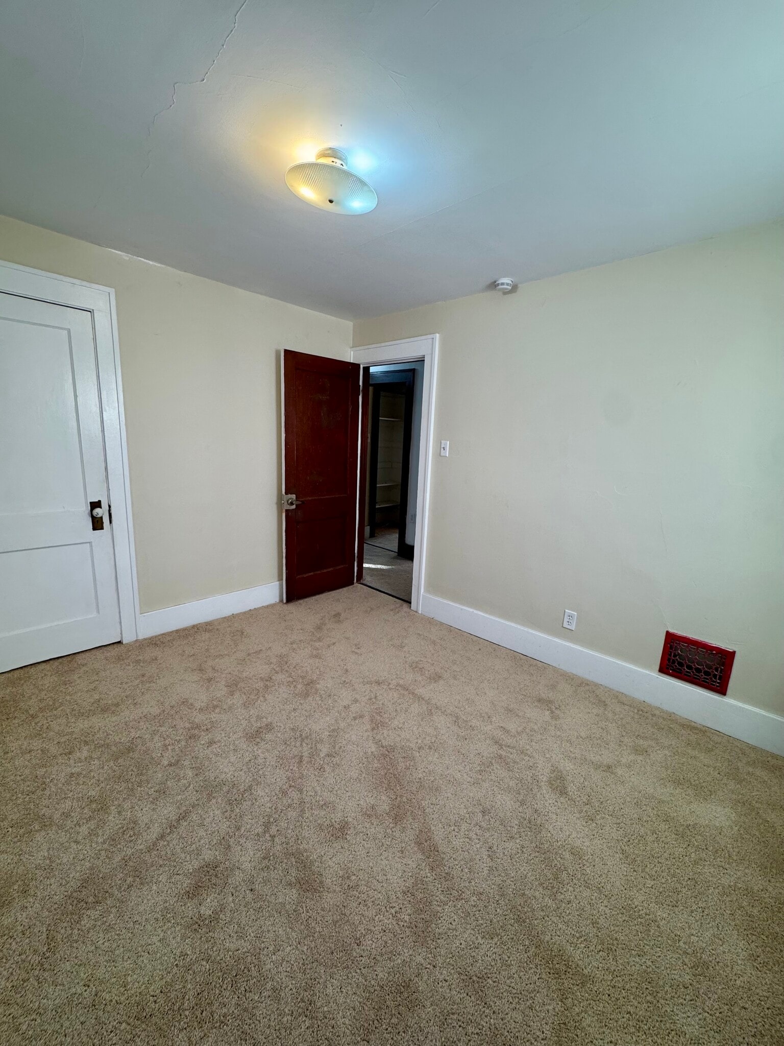 Building Photo - 1338 W 13th St