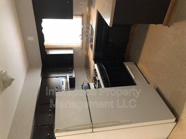 Building Photo - 10126 S Pulaski Rd