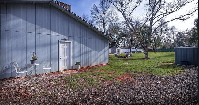 Building Photo - 3 BED 1 BATH COUNTRY SETTING HOME WITH BONUS ROOM