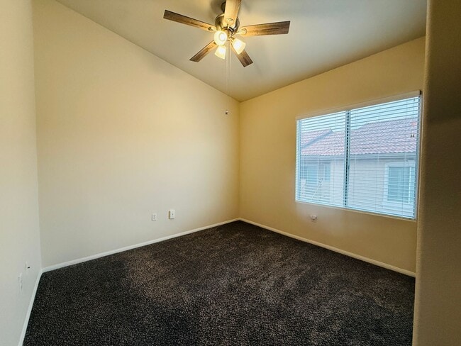 Building Photo - 3 bdrm, 2 bath Mission Hills Condo-Availab...
