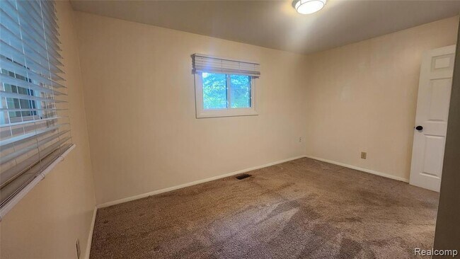 Building Photo - 6555 Manson Dr