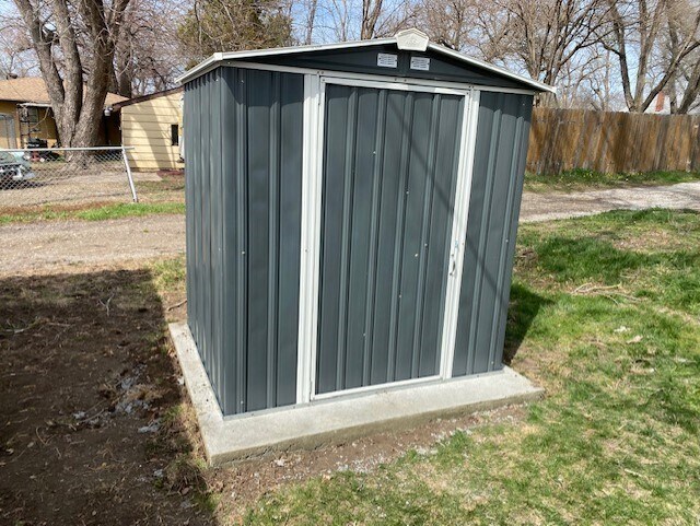 Building Photo - 946 Adams St