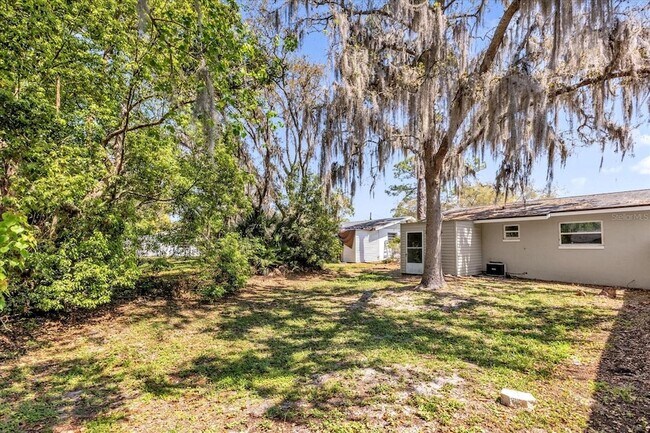 Building Photo - 284 Short St