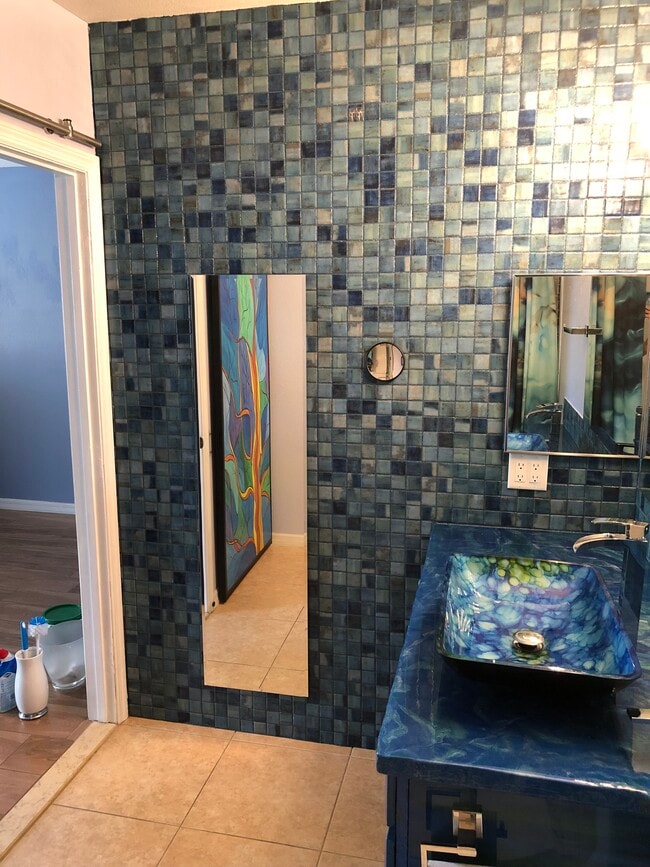 Building Photo - 2950 Viscaya Pl