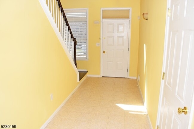 Building Photo - 125 Springhill Dr