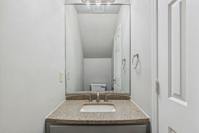 Building Photo - UNCG Area – Chancellors Court Townhomes. Walk to Campus and just minutes to Downtown!