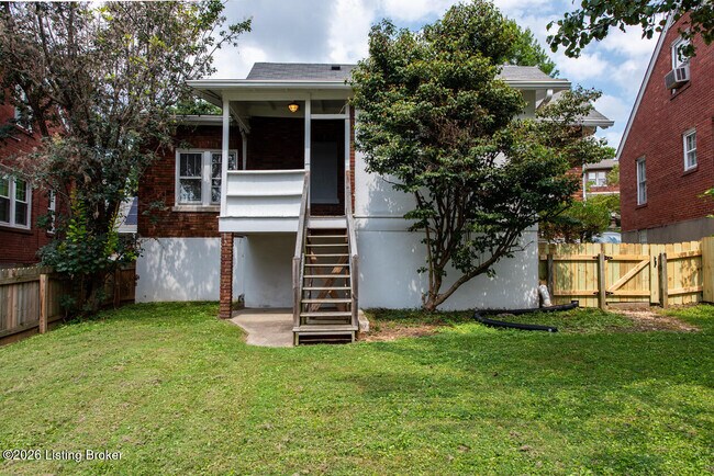 Building Photo - 2032 Lakeside Dr