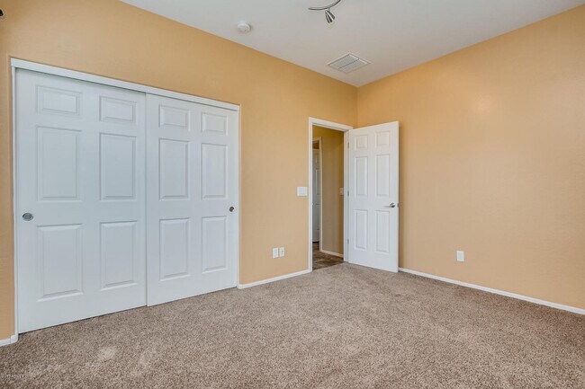 Building Photo - 9119 S Terry Ln