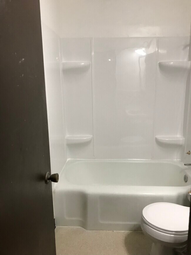 Building Photo - 1402 S 24th St