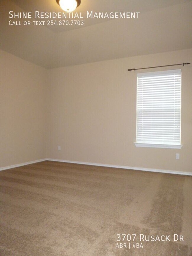 Building Photo - 3707 Rusack Dr