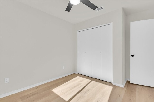 Building Photo - 8691 Pebblebrook Dr