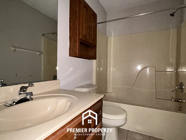 Building Photo - Charming 3BR/2BA Near Southwind | High Ceilings, Hardwood Floors & 2-Car Garage