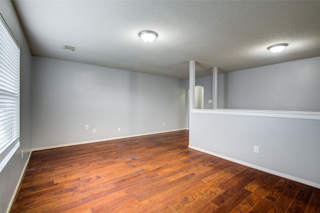 Building Photo - 19402 Hickory Meadow Ln