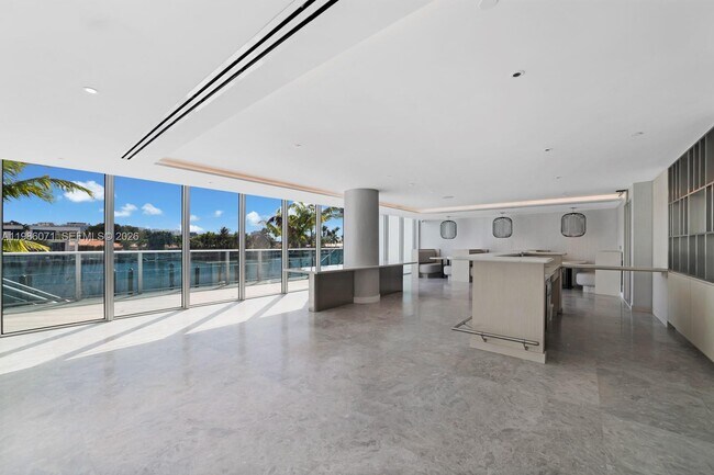 Building Photo - 9221 E Bay Harbor Dr