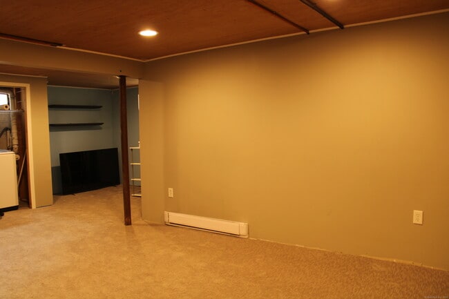 Building Photo - 17 Vickers Rd