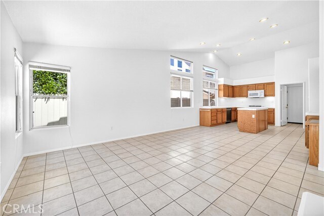 Building Photo - 1699 Ramona Dr