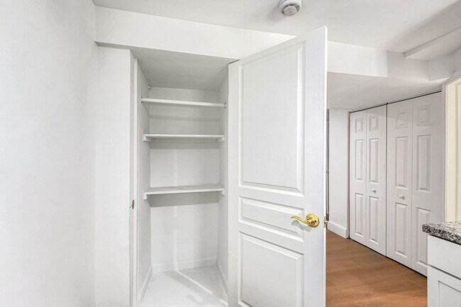 Building Photo - Columbia Heights Apartment | 1 Bed | 1 Bath | 450 Sf