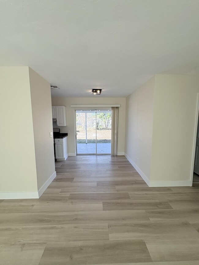 Building Photo - 175 SE El Sito Ct