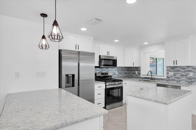Building Photo - 5600 Bayou Grande Blvd NE