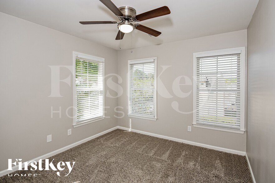 Building Photo - 112 Market Ln