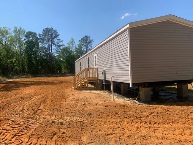 Building Photo - 3-Bedroom 2-bath single wide