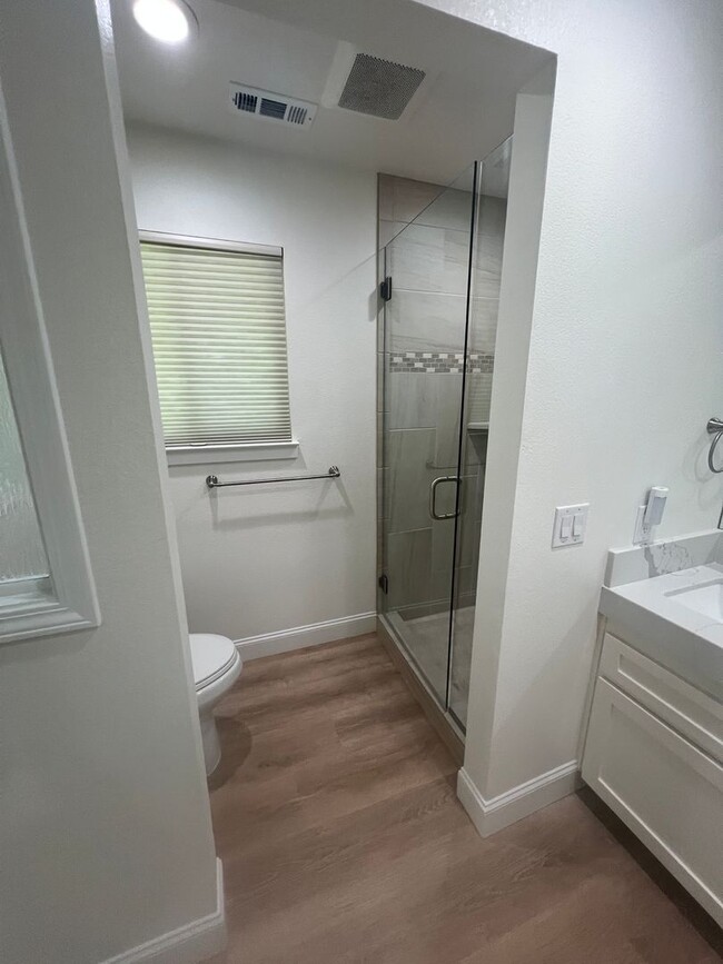 Building Photo - 4177 Villa Dr