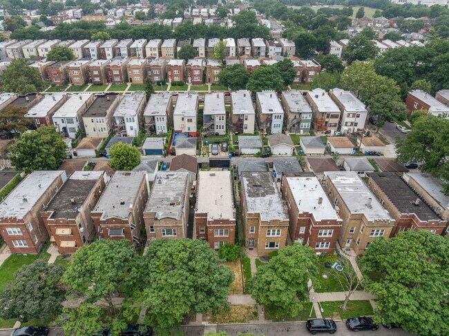 Building Photo - 1742 N Mayfield Ave