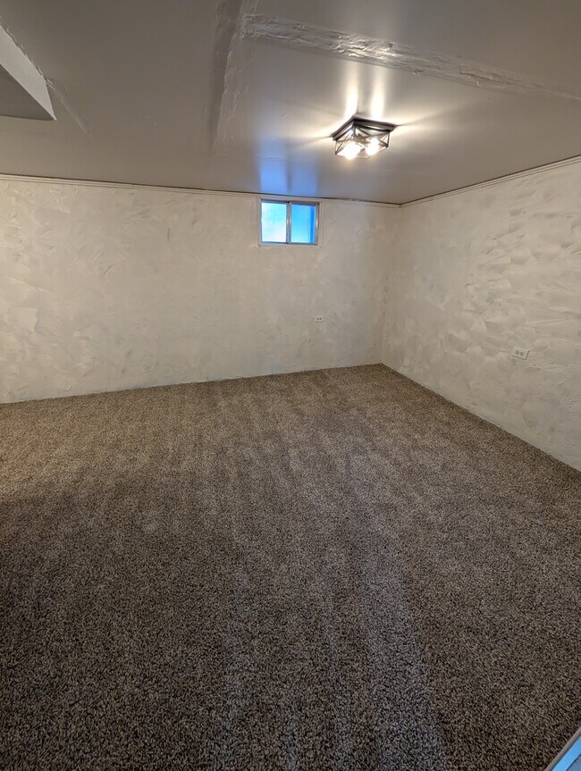 Building Photo - 225 N Main St