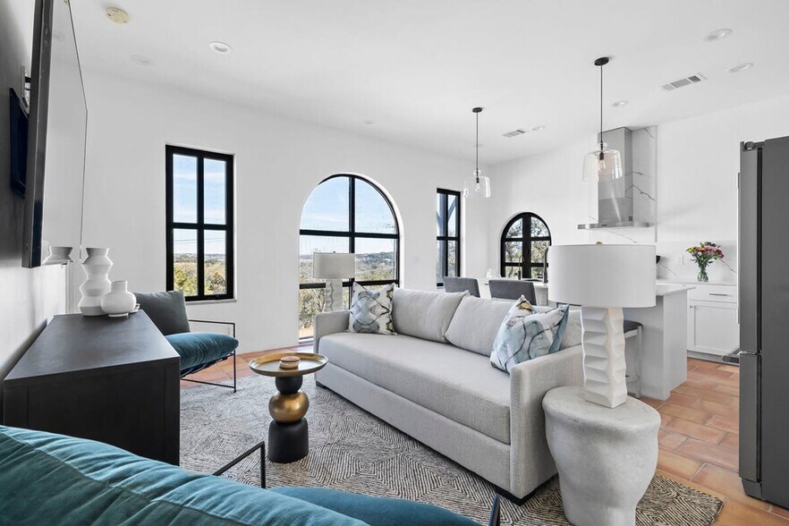 Primary Photo - 2701 Bumble Bee Dr