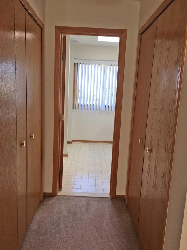 Building Photo - 3240 Bellflower Ct
