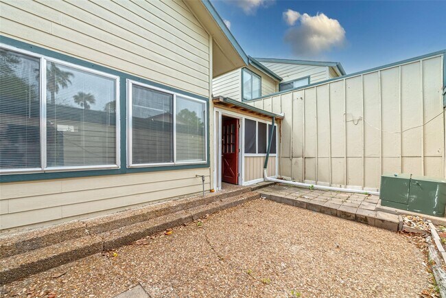 Building Photo - 7180 S Dairy Ashford Rd