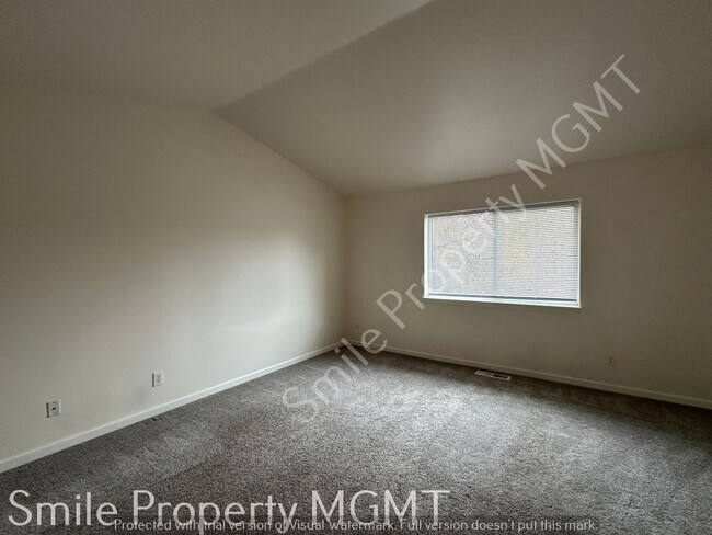 Building Photo - single house