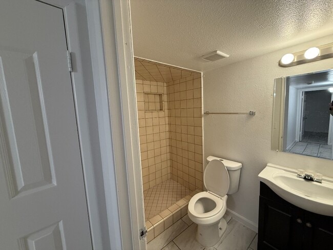 Building Photo - N 58th Dr