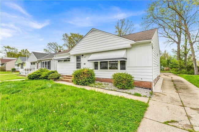 Building Photo - 29210 Green Dr