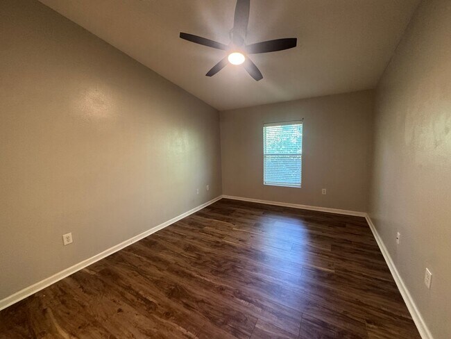 Building Photo - 6099 Maggies Cir